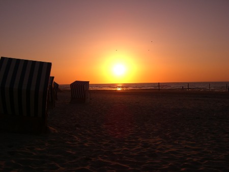 Sonnenuntergang im Strandkorb
